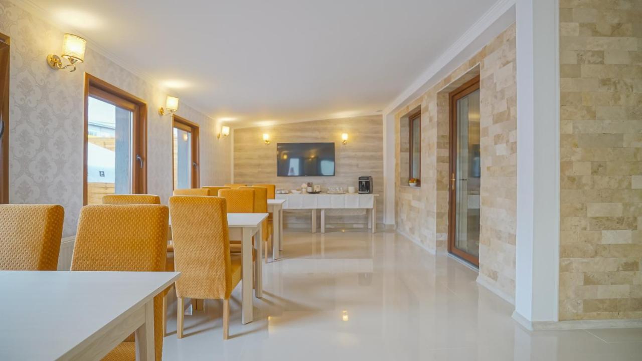 מלון בראשוב Monarch House מראה חיצוני תמונה